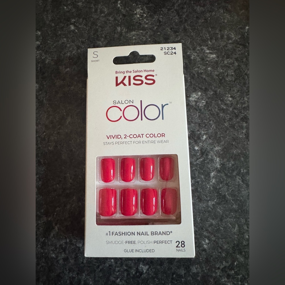 Kiss Salon Color Bold Red Nail Set
